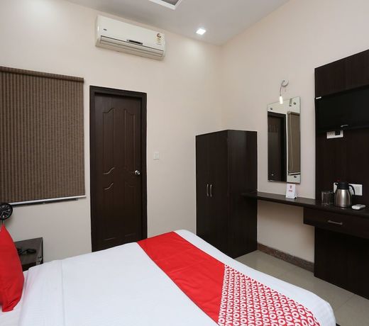 OYO 12027 Hotel Amara