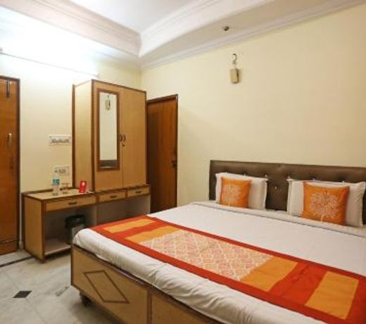 OYO 6073 Hotel K M B