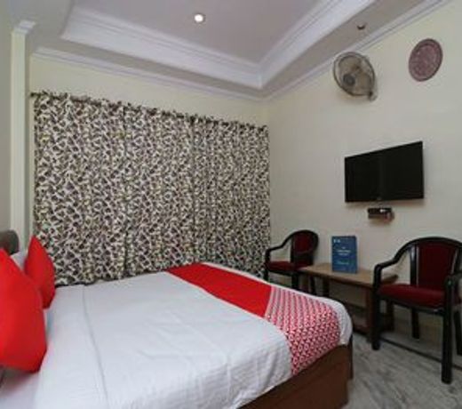 OYO 6073 Hotel K M B
