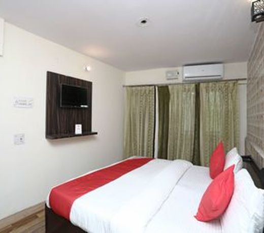 OYO 11854 Hotel Comfort