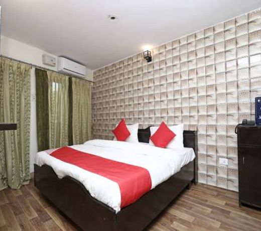 OYO 11854 Hotel Comfort