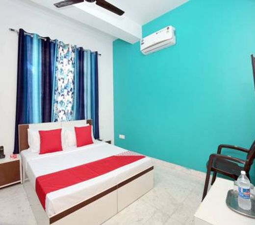 OYO 12379 Hotel Riyasat