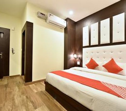 OYO 12770 Hotel Mirage Residency