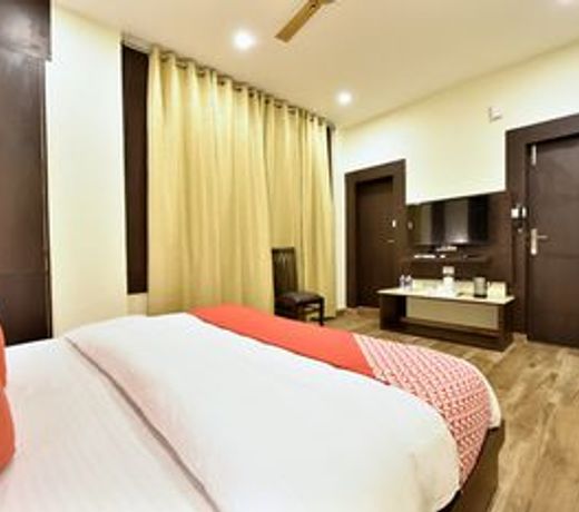 OYO 12770 Hotel Mirage Residency