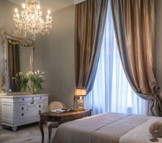 Arnaboldi Palace - Circolo