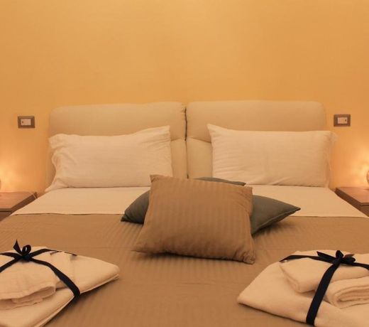 Arco Suite