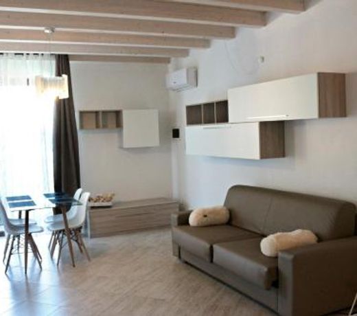 Paradeisos Residence Sas