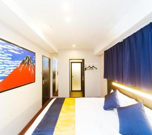 Kuromon Crystal Hotel