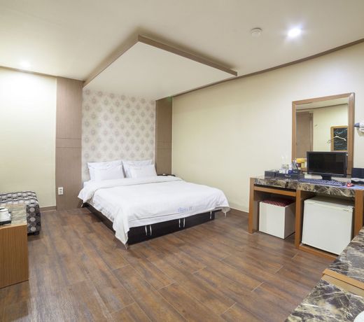 JJ Hotel