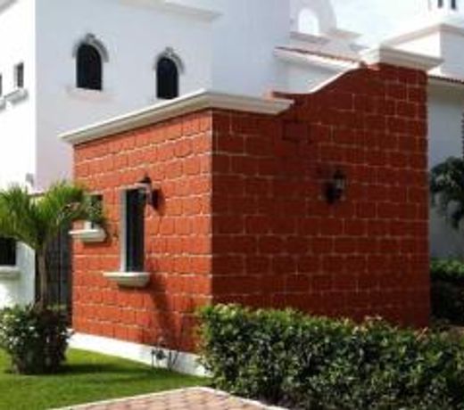 Sunrise Room in Stunning Villa Playacar Townhouse Stage 2