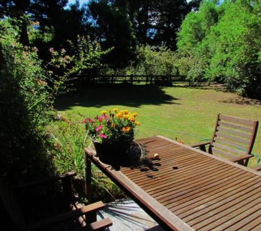 Nut Point Cottage