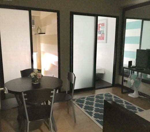 Pioneer Woodlands Condominium