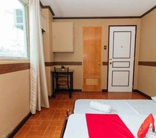 RedDoorz @ UP Village Quezon City