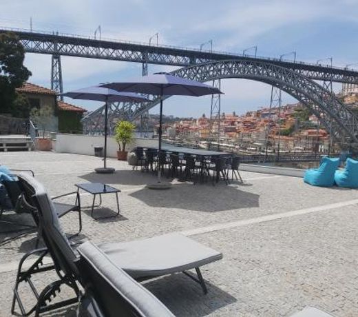 Bridge It - Suites & Views