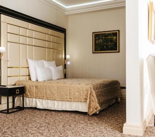 7 Avenue Hotel and SPA
