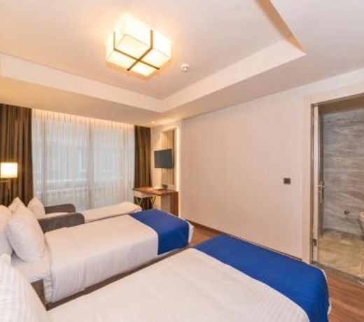 Golden Royal Hotel