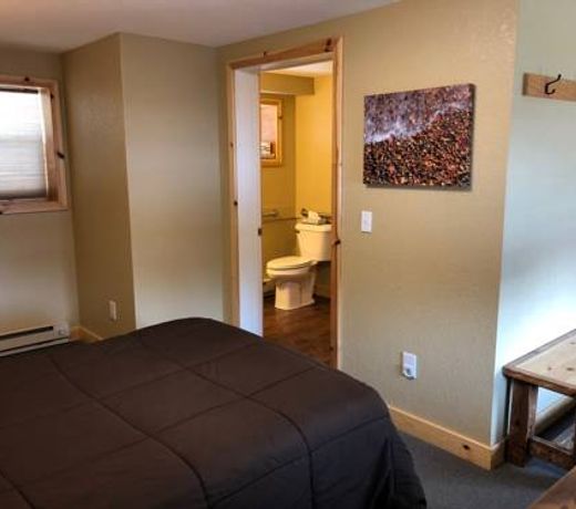 Tahquamenon Suites Lodging