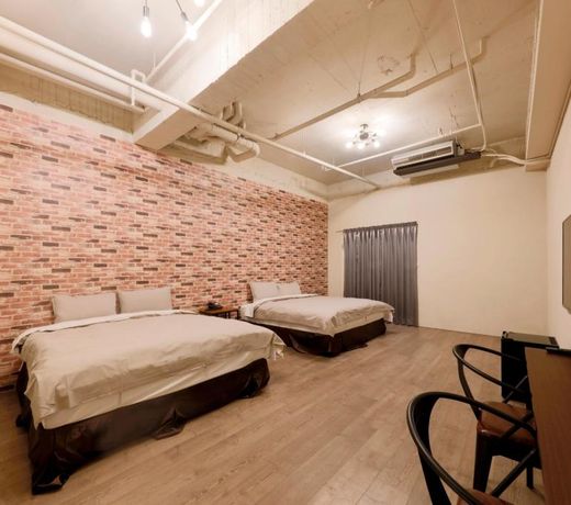 Saint Hostel