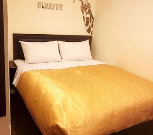 Holiday Business Hotel