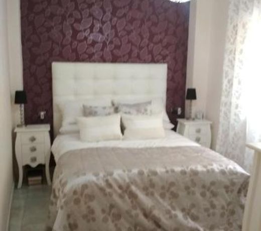 TWO BEDROOMS Leonor Dávalos
