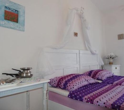Romantic room Vir