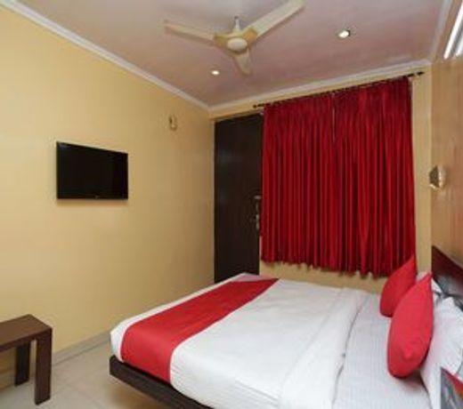 OYO 12887 Hotel A-1