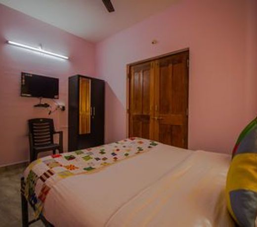 OYO 13914 Home Graceful Studio Siolim