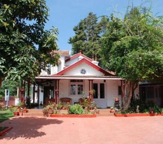 Colonial 4 B/R Home, Great for Families, Coonoor
