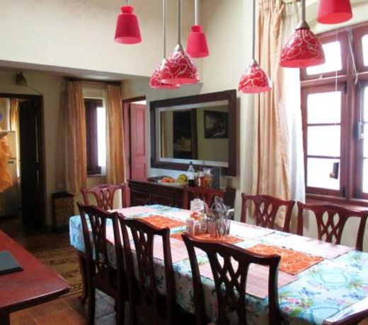 Colonial 4 B/R Home, Great for Families, Coonoor