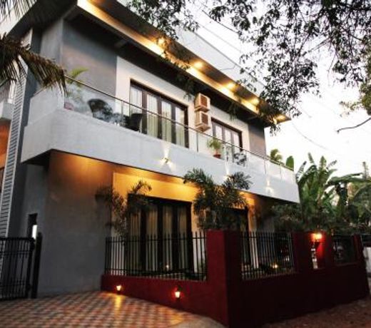 Treehouse Sonnet- A Boutique Hotel