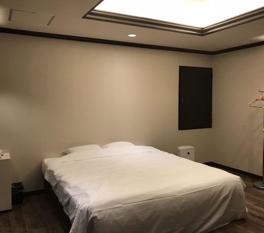 Nami No Ue Crystal Hotel