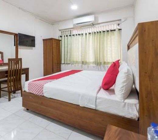 OYO 102 Metro Marine Drive Hotel
