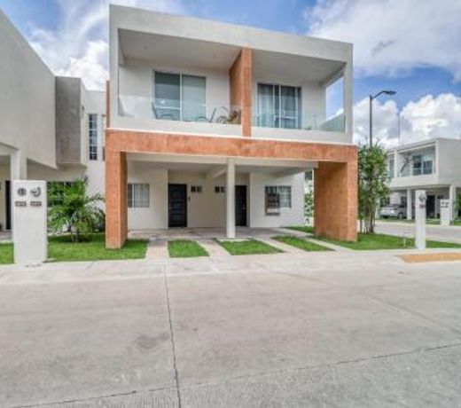 Villa Flamingos 437F at Selvanova 4B