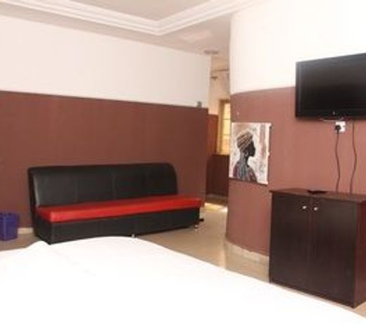 Peak Pleasure Hotel