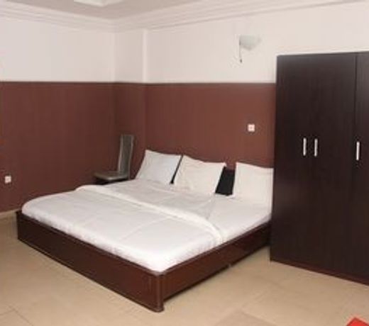 Peak Pleasure Hotel