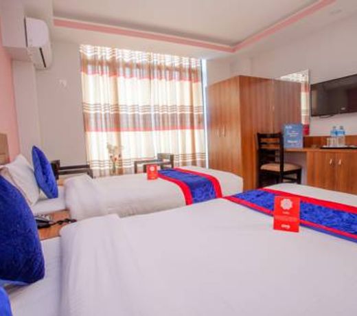 OYO 136 Hotel Om Plaza