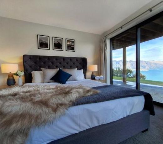 Luxe House with View