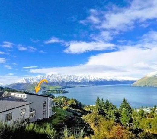 Luxe House with View