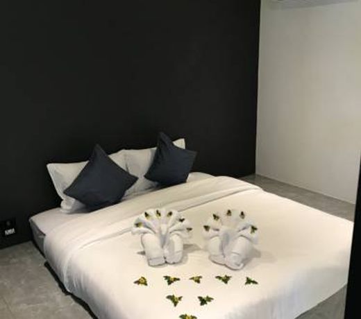Lennon Maison