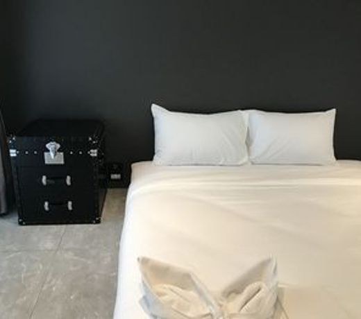 Lennon Maison
