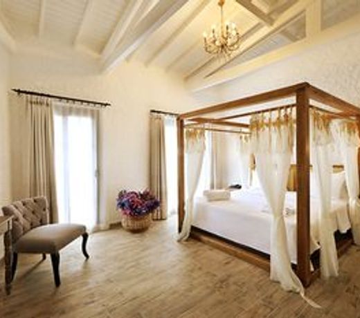 Alachi Hotel