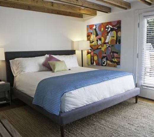 Gallery Hotel