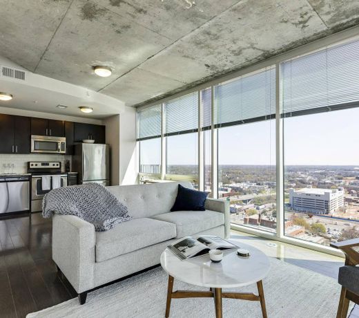 Cheeky Charlotte 2BD 2BA Gym, Pool