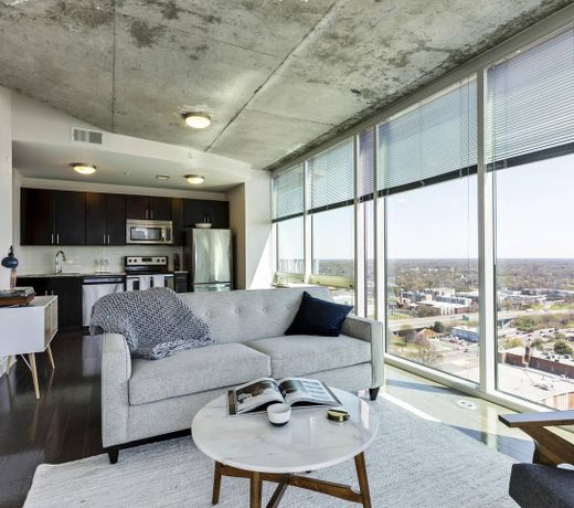 Cheeky Charlotte 2BD 2BA Gym, Pool