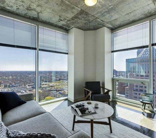 Cheeky Charlotte 2BD 2BA Gym, Pool
