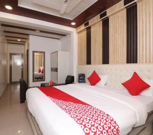 Capital O 13722 hotel walnut inn