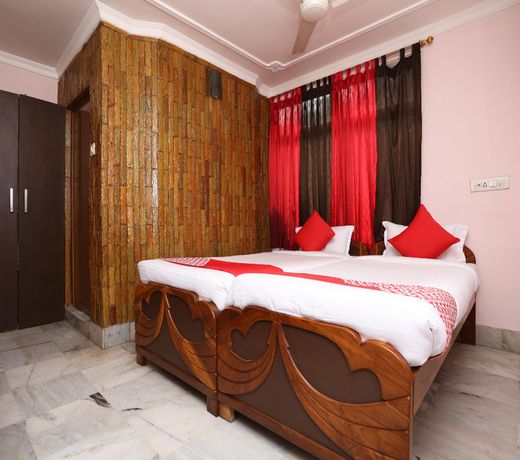 OYO 11715 MCC Guest House