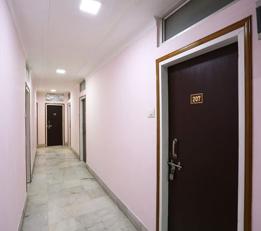 OYO 11715 MCC Guest House