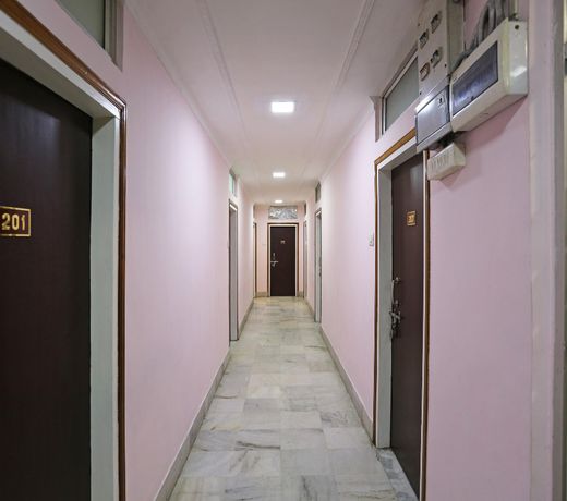 OYO 11715 MCC Guest House