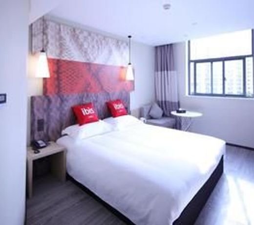 Ibis Shanghai Changshou